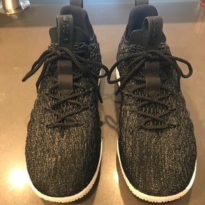 Lebron 15 low black and gold